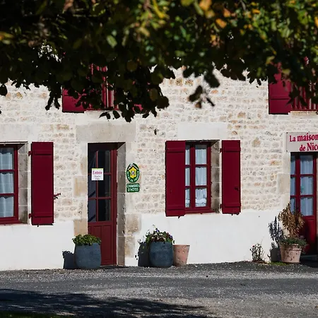 بيت ضيافة Chambres D'hotes Du Puy D'anche Sauzé-Vaussais